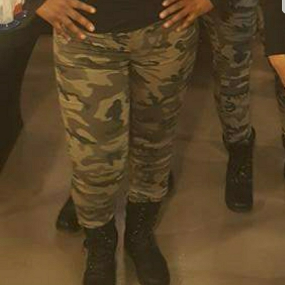Only worn once Army fatigue Jeans